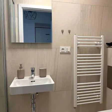 Arzi Apartment *